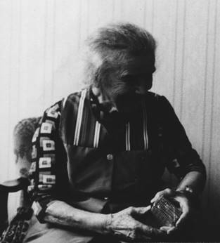 Oma Zwart Beneder 90 jaar juli 1976